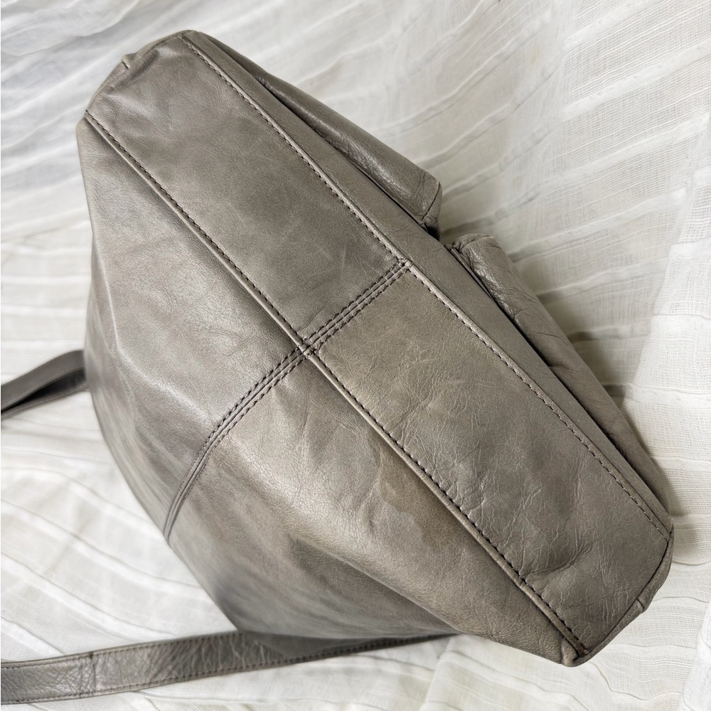 Hobo International Explorer Slouchy Leather Convertible Shoulder / Crossbody Bag - Picture 5 of 15